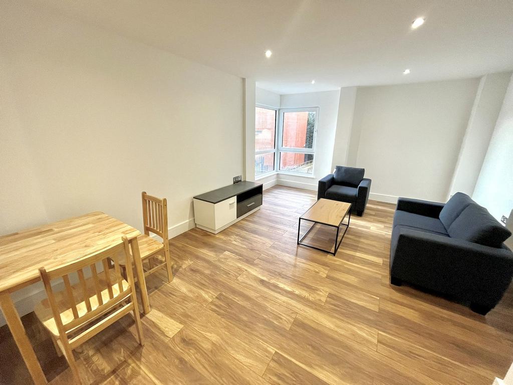 Rusholme Place, Manchester, M14 5TG 1 bed apartment £995 pcm (£230 pw)