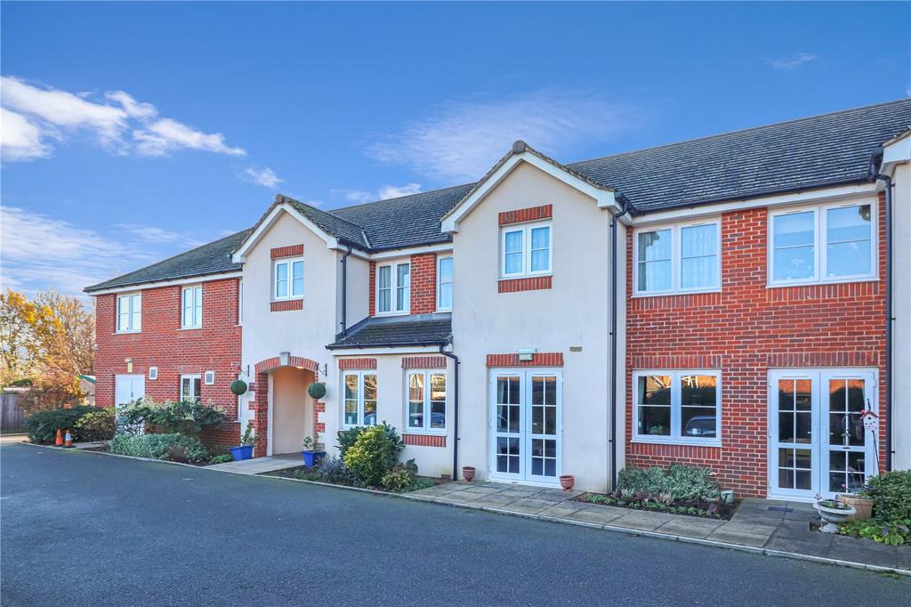 Pheasant Court, Holtsmere Close, Garston, Watford, Herts, WD25 2 bed