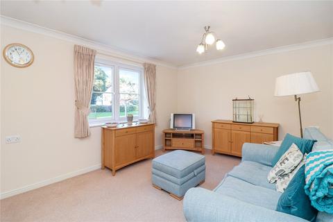 2 bedroom flat for sale - Pheasant Court, Holtsmere Close, Garston, Watford, Herts, WD25