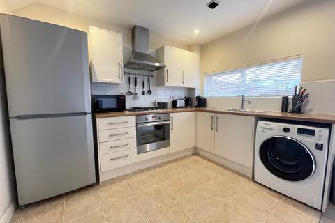 3 bedroom semi-detached house to rent - Athletes Way, Beswick, Manchester, M11 3NE