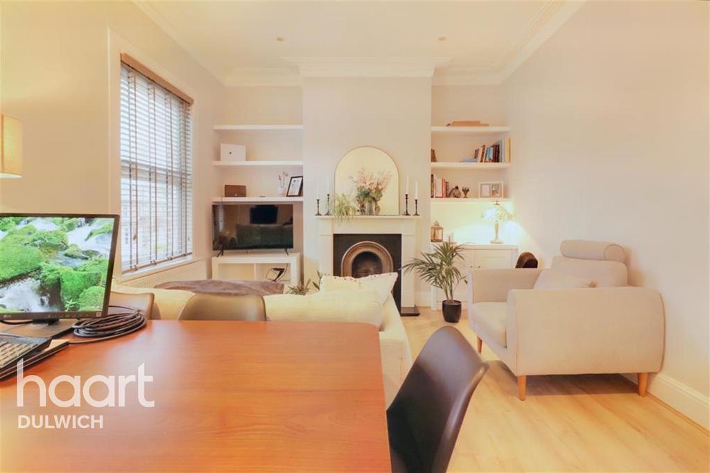 Barry Road, East Dulwich, SE22 2 bed flat £1,900 pcm (£438 pw)