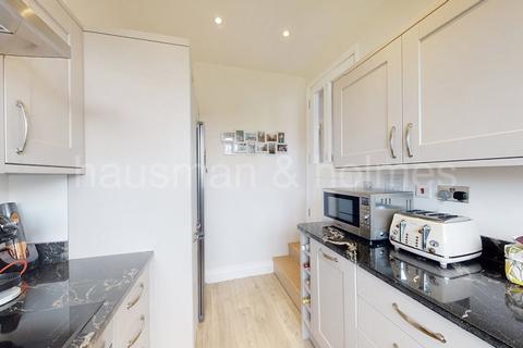 2 bedroom flat to rent, Hoop Lane, Golders Green