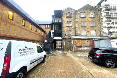 Warehouse to rent, Romford Road, Forest Gate, E7