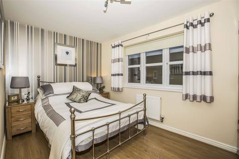 undefined, Swan Meadow, Warwick, Warwickshire, CV34
