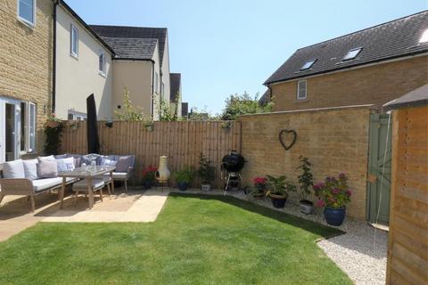 3 bedroom terraced house to rent, Jasmine Way, Carterton, Oxon, OX18 1LQ