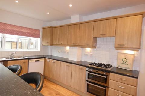 3 bedroom terraced house to rent, Jasmine Way, Carterton, Oxon, OX18 1LQ