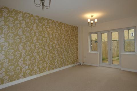 3 bedroom terraced house to rent, Jasmine Way, Carterton, Oxon, OX18 1LQ