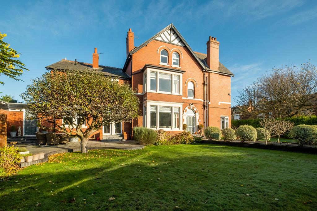 Clifton Drive, Lytham St. Annes, FY8 5 bed villa for sale £1,250,000