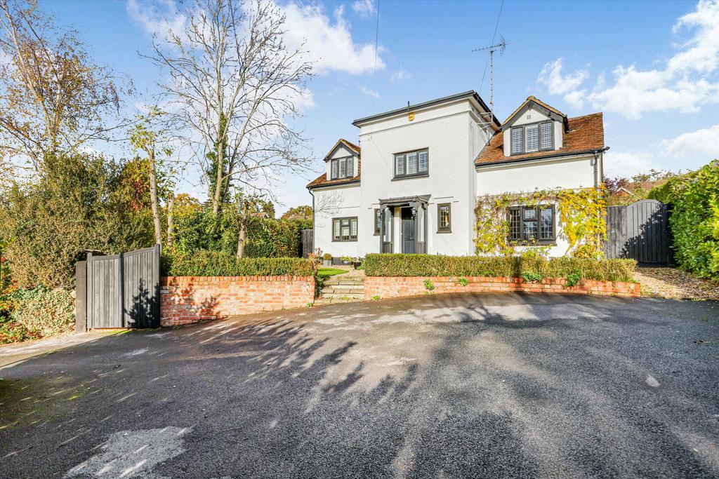 Noverton Lane, Prestbury, Cheltenham, Gloucestershire, GL52 4 bed detached house for sale £945,000