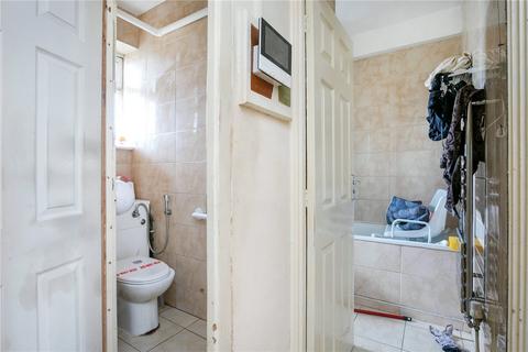 Flat 70, Ansell House Mile End Road, London, E1 4UX