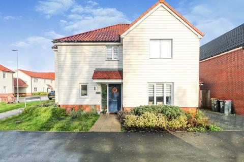 4 bedroom detached house for sale - Waters Grove, Great Wakering, SS3