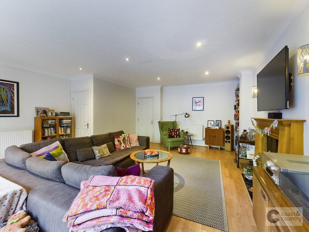 Hamilton Drive, Newton Abbot 3 bed terraced house £350,000