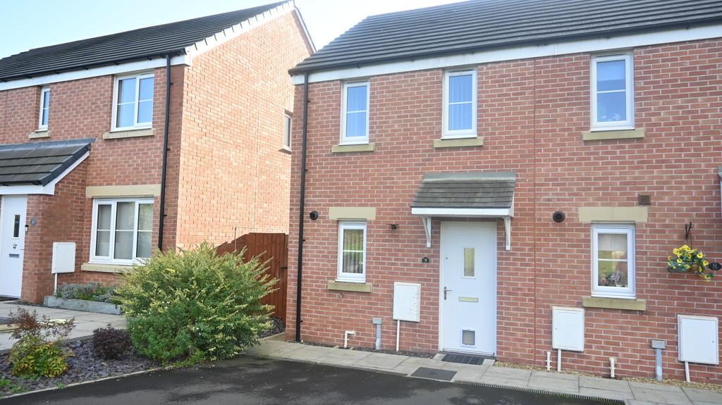 Ffordd Y Robin Goch, Parc Derwen... 2 bed end of terrace house £825