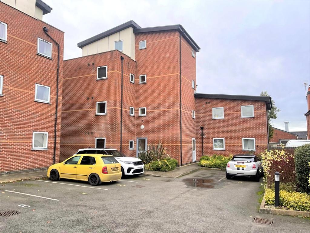 Albert Court, Bridgtown, Cannock... 2 bed flat £115,000