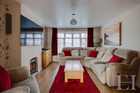 6 Robin Way, Chelmsford, CM2 8AS