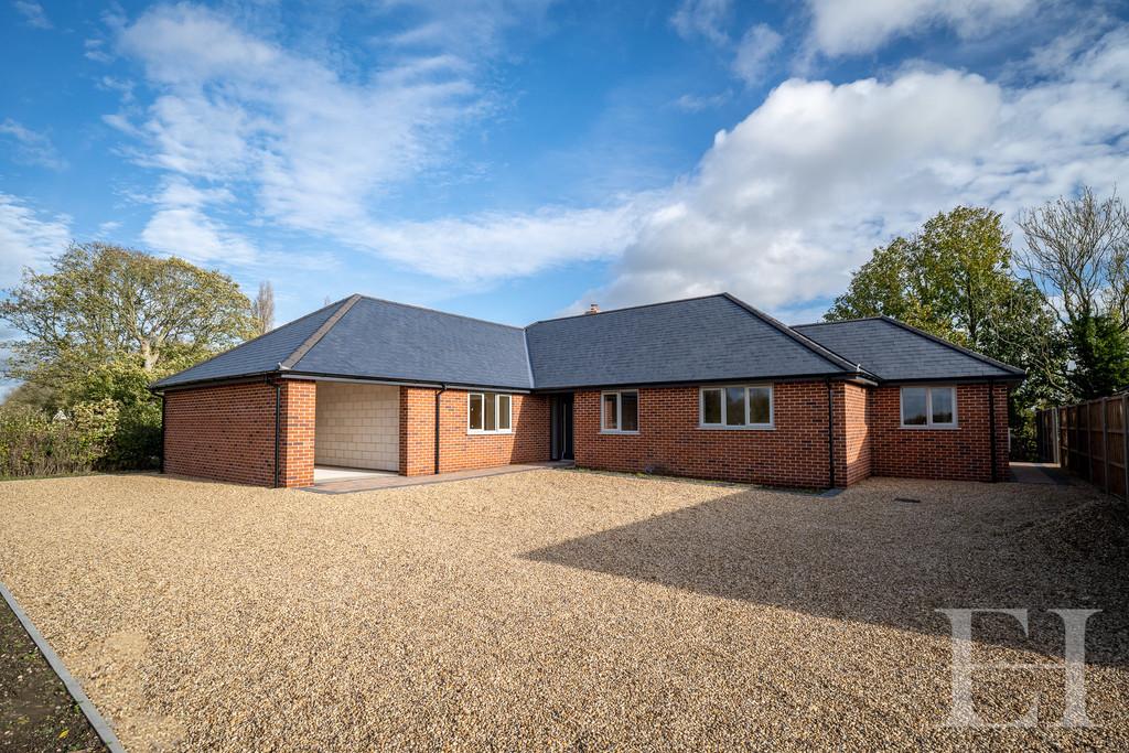 Haughley Green, Stowmarket 3 Bed Detached Bungalow For Sale - £600,000