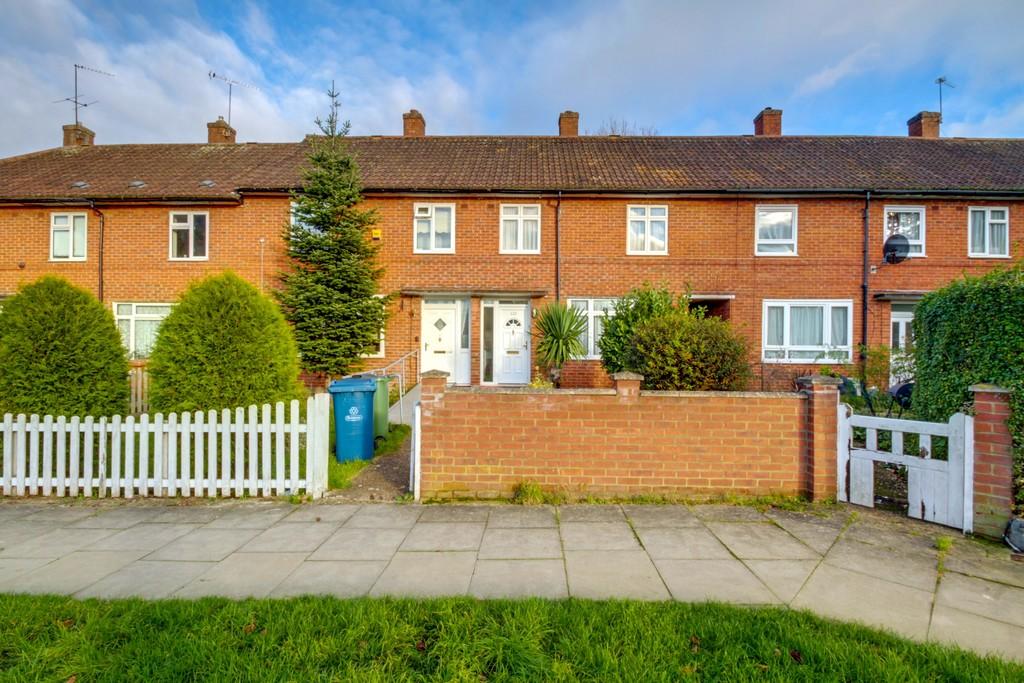 Courtenay Avenue, Harrow Weald 3 bed terraced house for sale £475,000