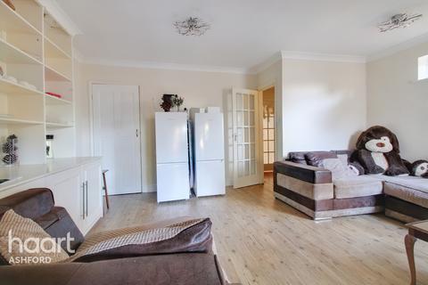 3 bedroom semi-detached house for sale - Feltham Hill Road, Ashford