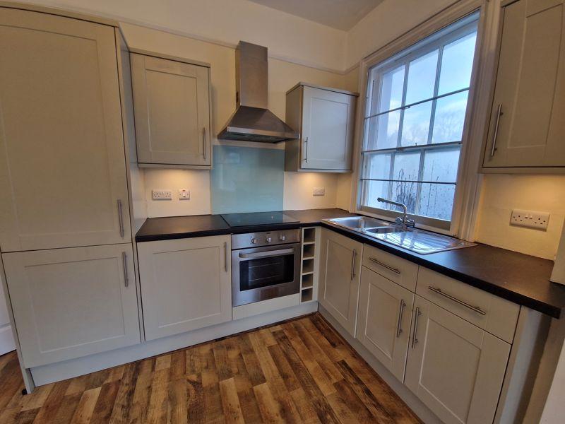 Ockenden Lane, Cuckfield 1 bed apartment £850 pcm (£196 pw)