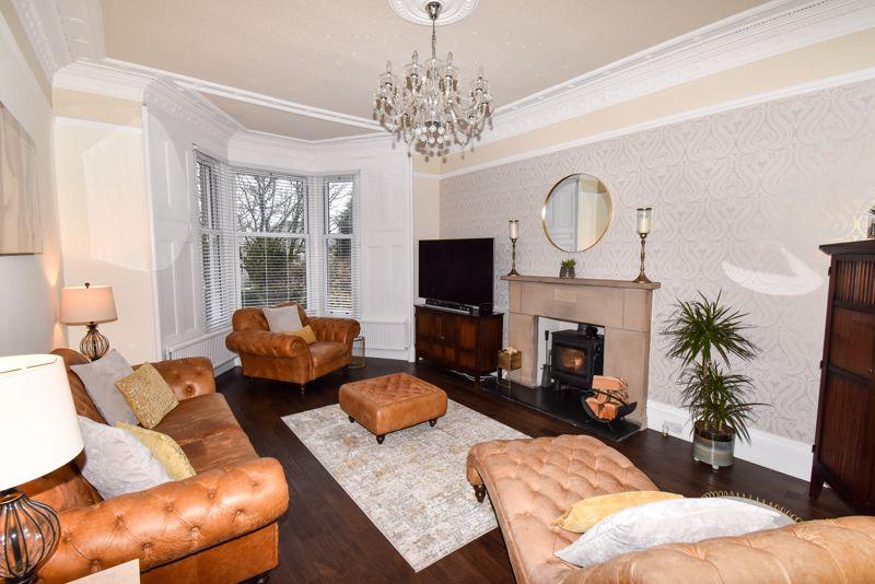Arncliffe, Glasgow Road, Kilsyth 5 bed detached house for sale £450,000