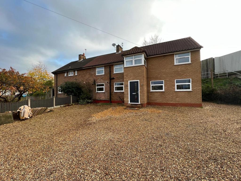 Burton Manor Road, 4 bed semidetached house £1,100 pcm (£254 pw)