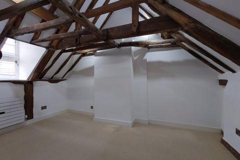 1 bedroom character property to rent, Castle Walk, Reigate