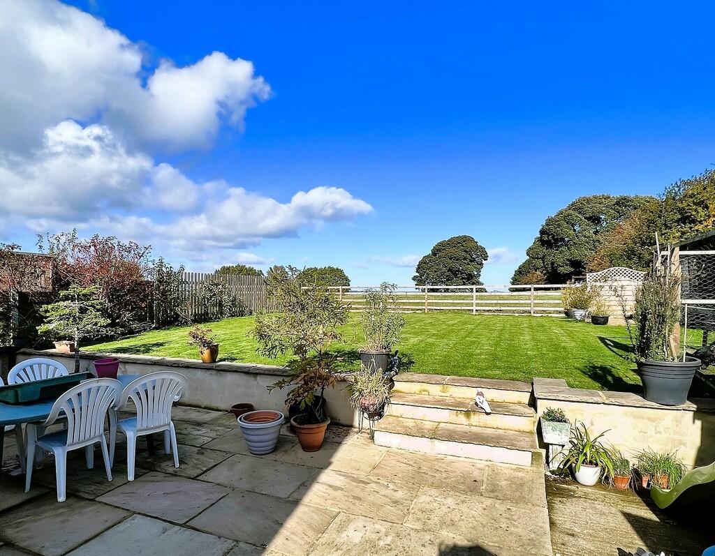 Breary Lane East, Bramhope, Leeds 4 bed semidetached house £549,950