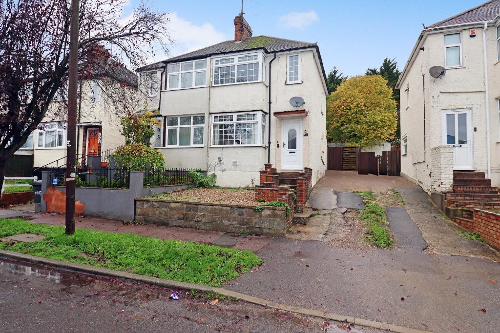 Third Avenue, Sundon Park, Luton, Bedfordshire, LU3 3ER 2 bed terraced