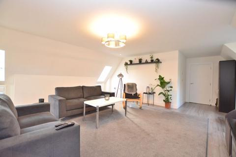 3 bedroom apartment for sale, Beechwood Gardens, Slough