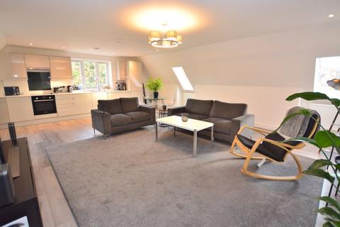 3 bedroom apartment for sale, Beechwood Gardens, Slough