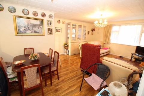 21, Sanderstead Court Addington Road, South Croydon, CR2 8RA