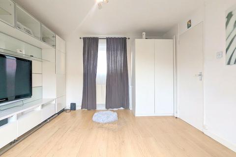 41 Loxwood Close, Feltham, TW14 8SQ