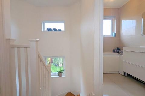 41 Loxwood Close, Feltham, TW14 8SQ