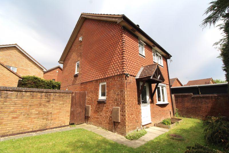 Ellicks Close, Bradley Stoke 3 bed detached house £1,400 pcm (£323 pw)