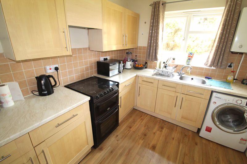 Ellicks Close, Bradley Stoke 3 bed detached house £1,400 pcm (£323 pw)