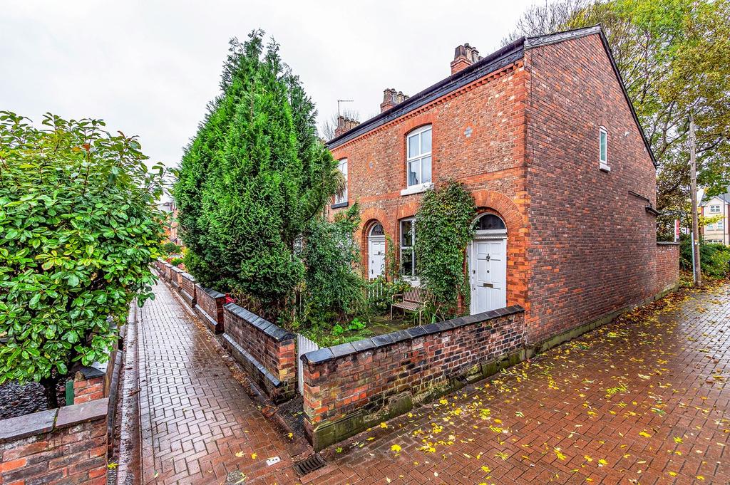 Trafford Grove, Stretford... 2 bed terraced house £250,000
