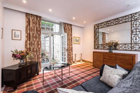 2 bedroom apartment to rent, Regent Terrace, Edinburgh