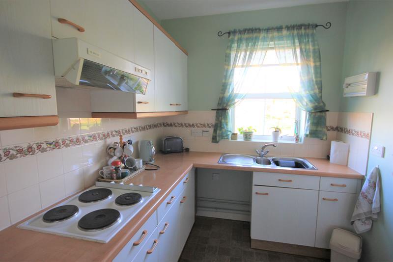 Barnards Green Road, Malvern, Worcestershire, WR14 2 bed retirement property for sale £115,000