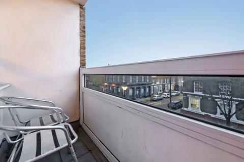 3 bedroom maisonette for sale, Massingham Street, London
