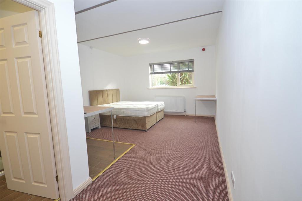 Altofts Lane, Castleford Studio £495 pcm (£114 pw)