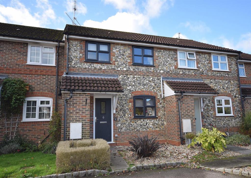 Baywood Close, Farnborough 3 bed terraced house for sale £365,000