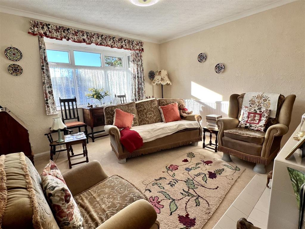 Back Lane, HolmeOnSpaldingMoor 2 bed detached bungalow for sale £265,000