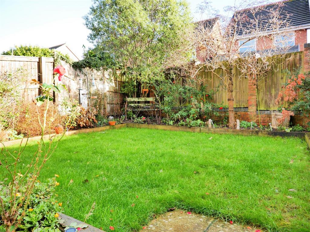 Westerham walk, Calne 2 bed semidetached house £270,000