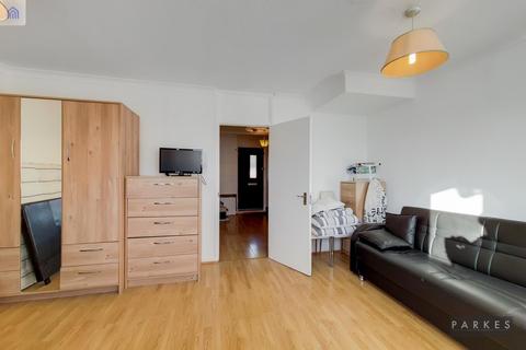 3 bedroom property to rent - NYE Bevan House, SW6