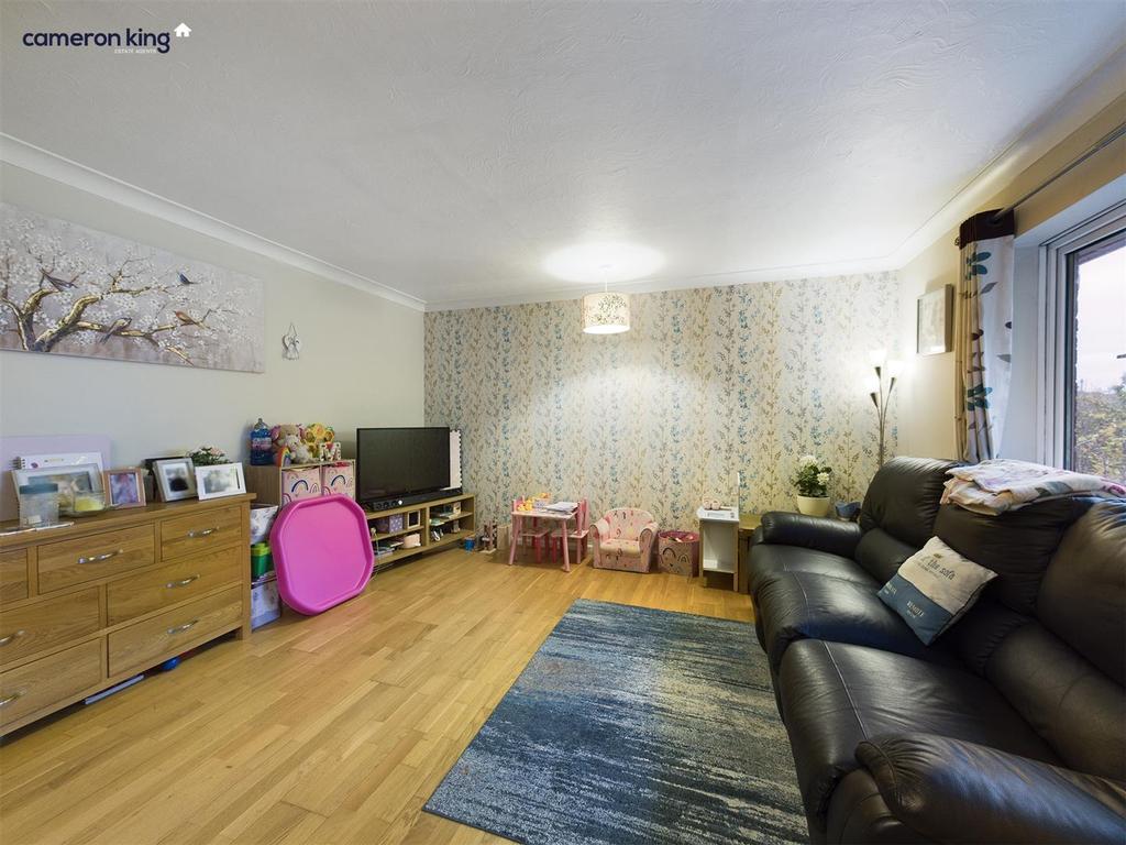 Lundy Court, Cippenham 1 bed flat £190,000