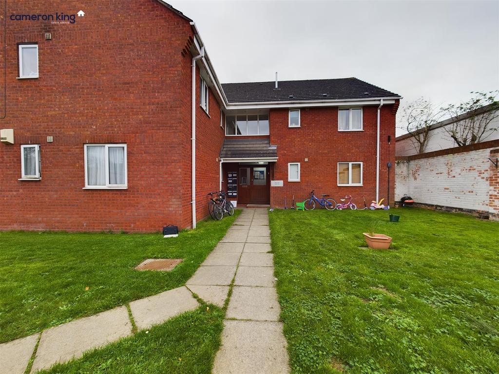 Lundy Court, Cippenham 1 bed flat £190,000