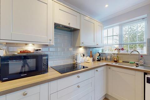 17b Herne Drive, Greenhill, Herne Bay, CT6 7SH
