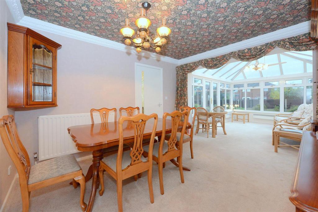 Green Lane, Bayston Hill, Shrewsbury 3 bed link detached house £339,995