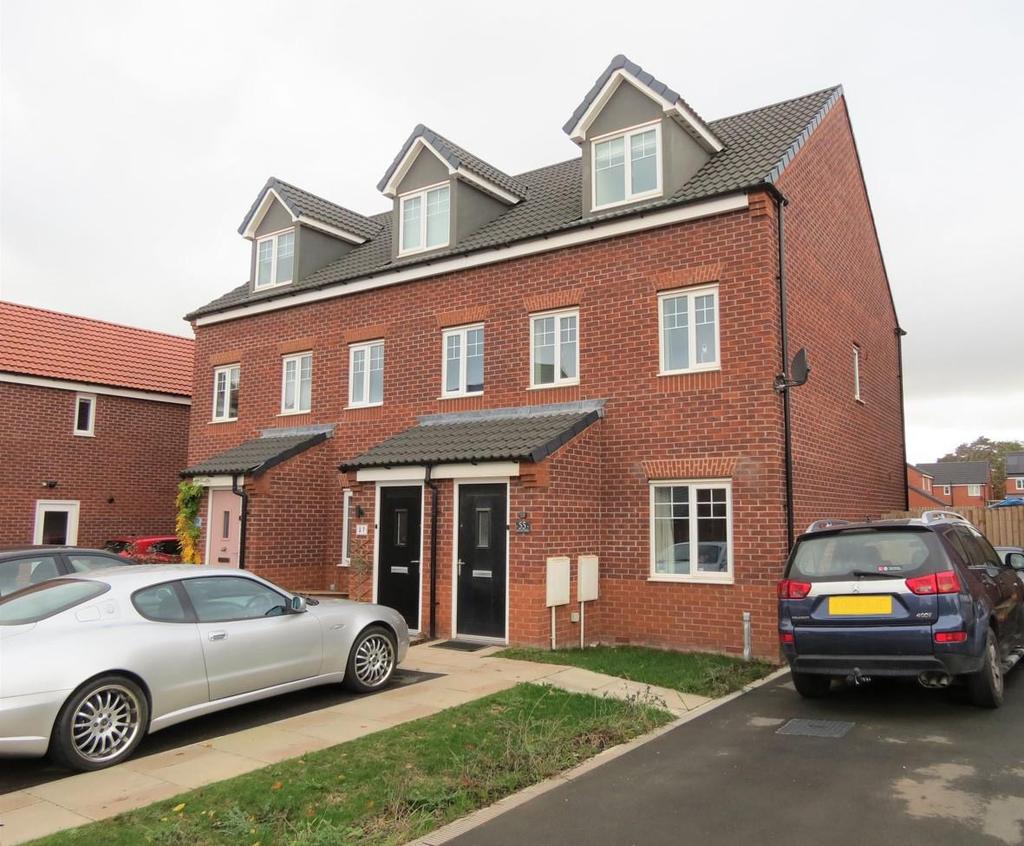 Holland Drive, Weir Hill, Shrewsbury 3 bed townhouse for sale £290,000