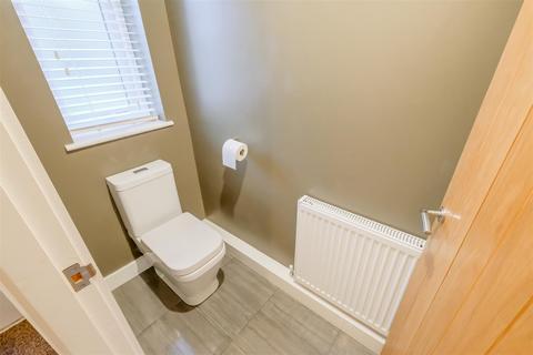 67 Common Road, Low Moor, Bradford, BD12 0TN